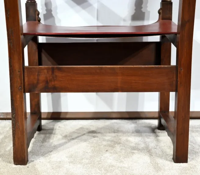 Fauteuil en Noyer et Cuir de Cordoue – Fin XIXe