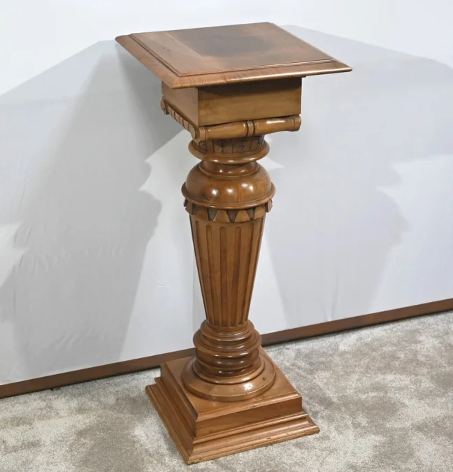 SÄULE IM LOUIS XVI-STIL