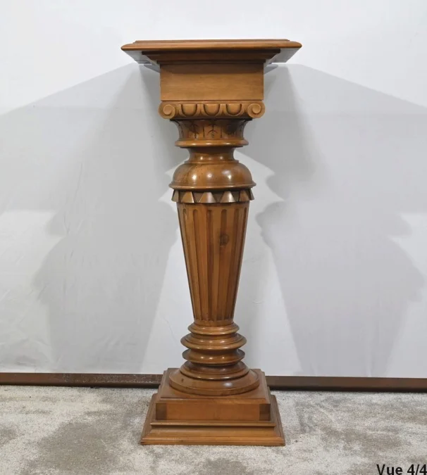 SÄULE IM LOUIS XVI-STIL