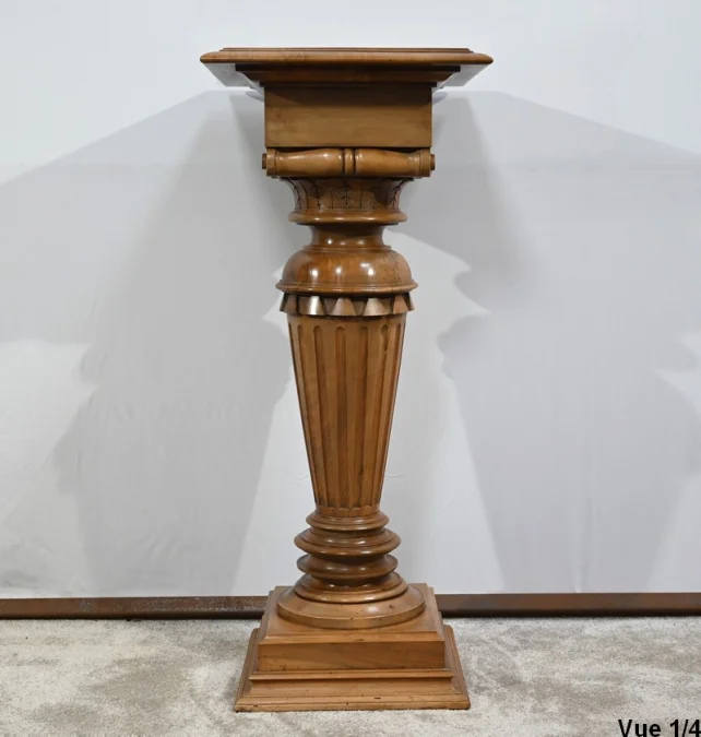 SÄULE IM LOUIS XVI-STIL