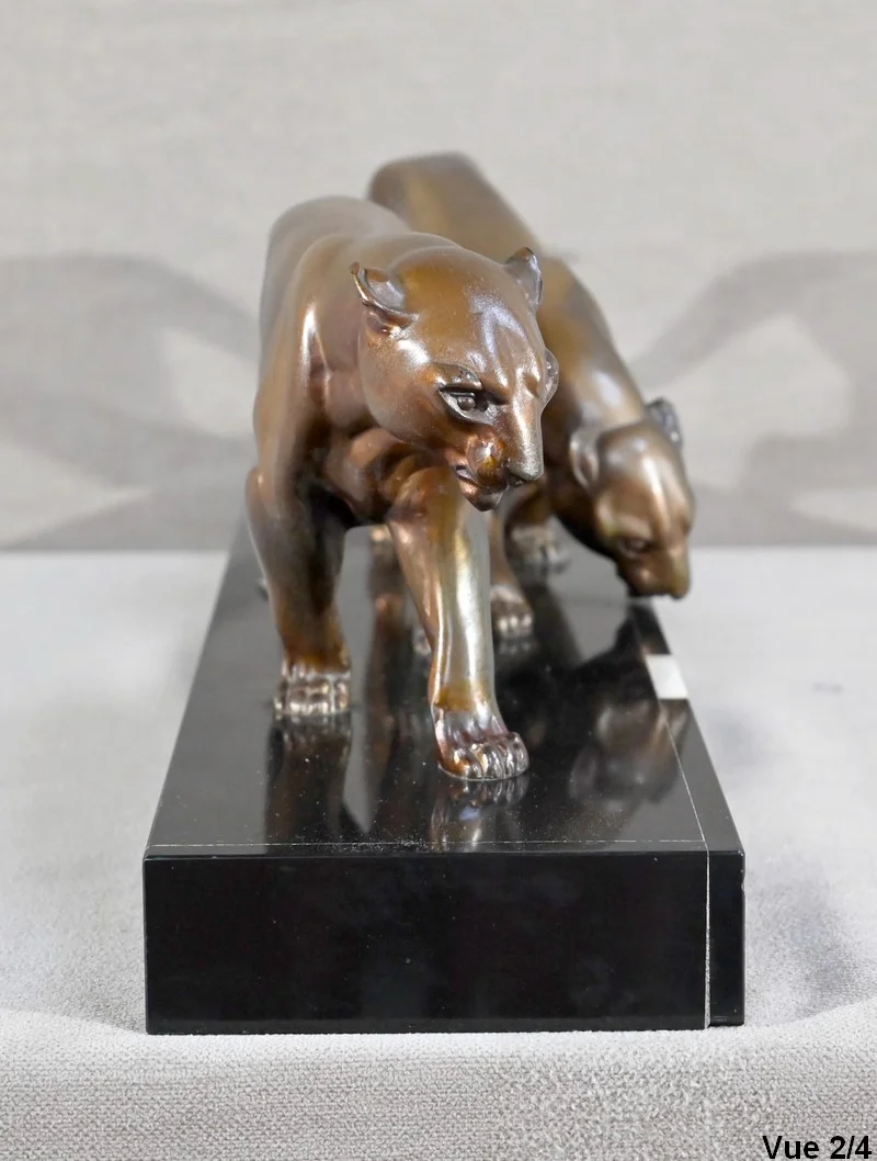 GRUPO DEL PERIODO ART DECO