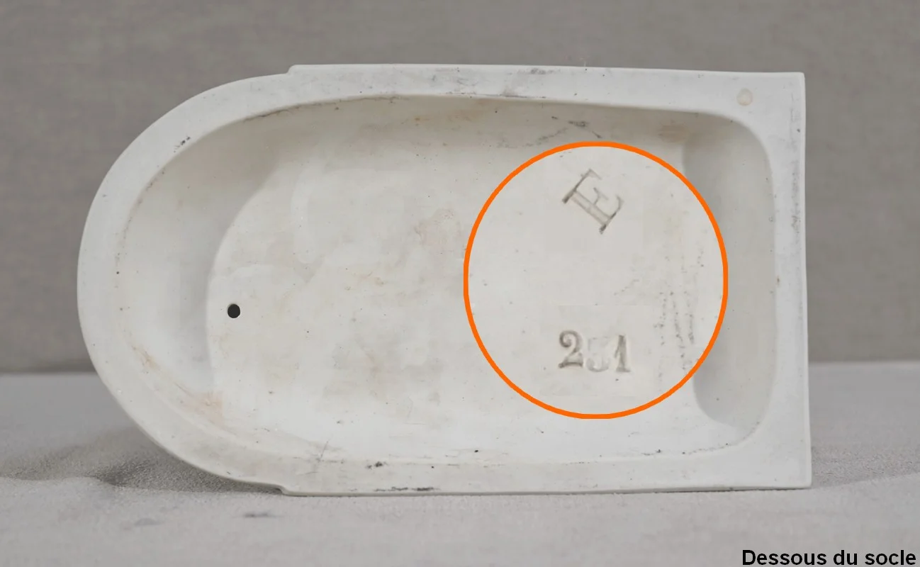 Pot à Tabac en Biscuit et Grès « Singe Mélomane », Manufacture Sarreguemines – Fin XIXe