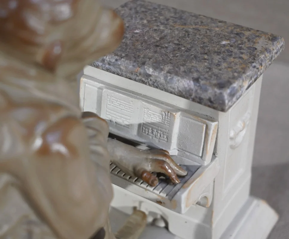 Pot à Tabac en Biscuit et Grès « Singe Mélomane », Manufacture Sarreguemines – Fin XIXe