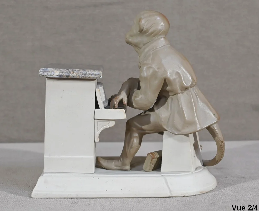 Pot à Tabac en Biscuit et Grès « Singe Mélomane », Manufacture Sarreguemines – Fin XIXe