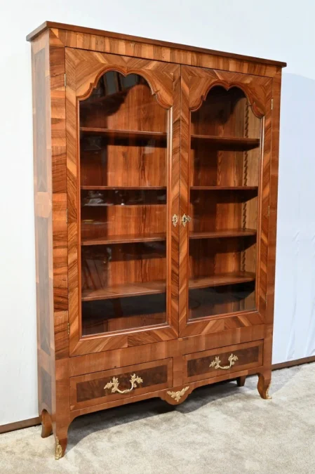 BOEKENKAST IN LOUIS XV-STIJL