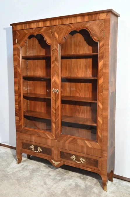 BOEKENKAST IN LOUIS XV-STIJL