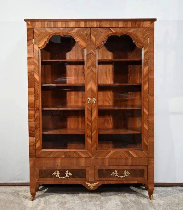 BOEKENKAST IN LOUIS XV-STIJL