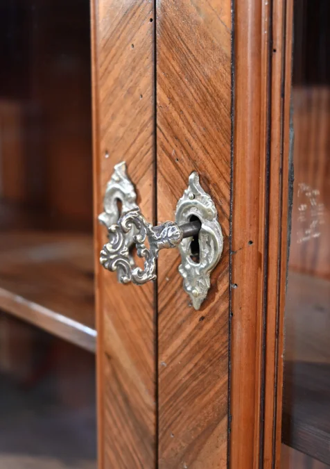 BOEKENKAST IN LOUIS XV-STIJL