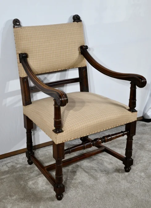 SESSEL IM RENAISSANCE-STIL