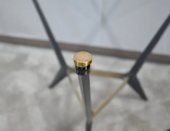 Petite Table Basse en Verre et Métal – 1980