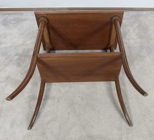 Table à Thé à Décors marquetés, signée E. Gallé, Art Nouveau – Fin XIXe