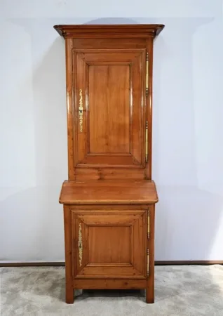 Rare Meuble de Propriété en Merisier, Val de Loire – Milieu XIXe