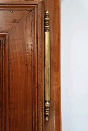 Rare Meuble de Propriété en Merisier, Val de Loire – Milieu XIXe