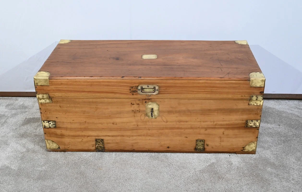 CAMPHOR CHEST