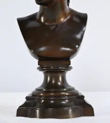 BRONZEBÜSTE VON DIANE DE POITIERS