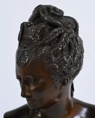 BRONZEBÜSTE VON DIANE DE POITIERS