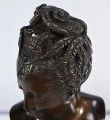 BRONZEBÜSTE VON DIANE DE POITIERS