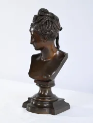 BRONZEBÜSTE VON DIANE DE POITIERS