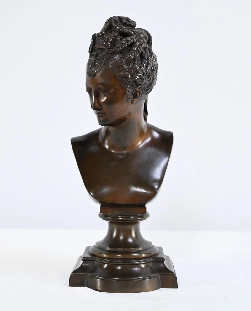 BUSTO IN BRONZO DI DIANE DE POITIERS