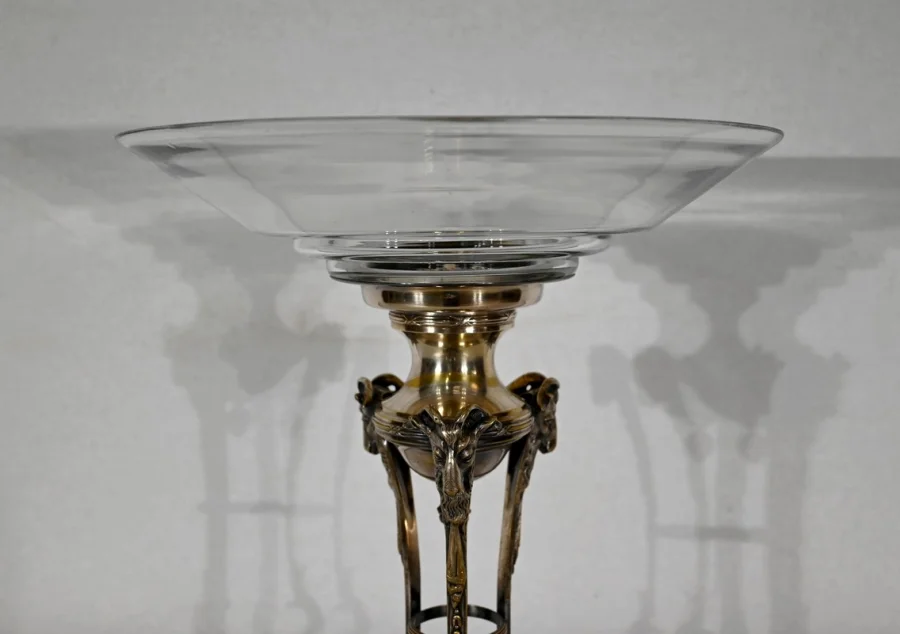 TELLER AUS MESSING UND GLAS