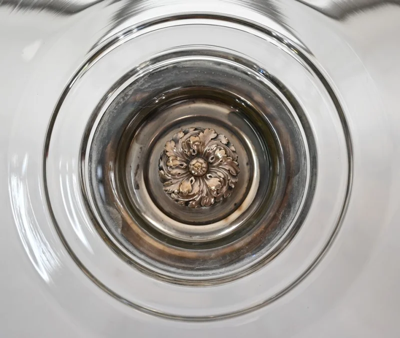 TELLER AUS MESSING UND GLAS