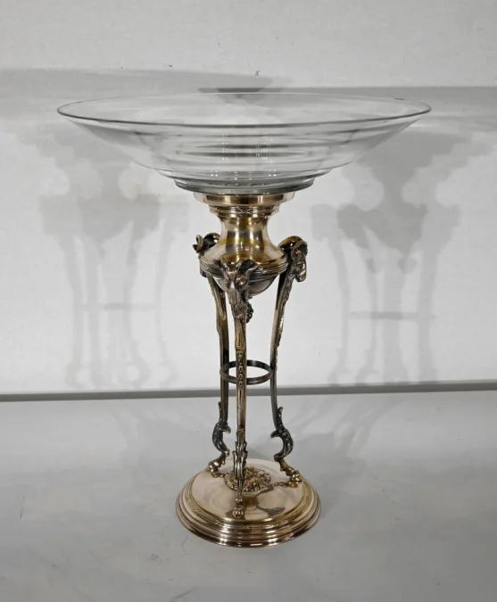 TELLER AUS MESSING UND GLAS