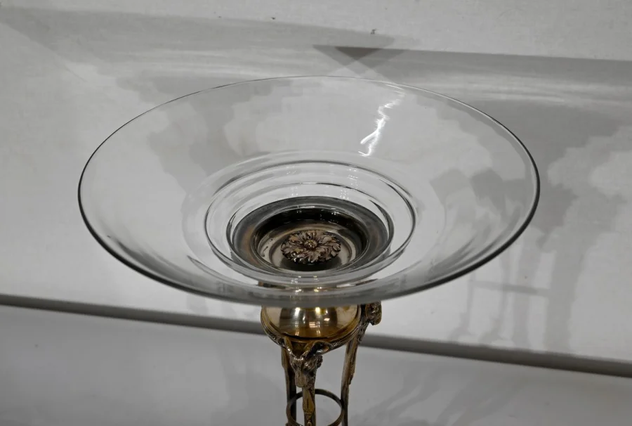 TELLER AUS MESSING UND GLAS