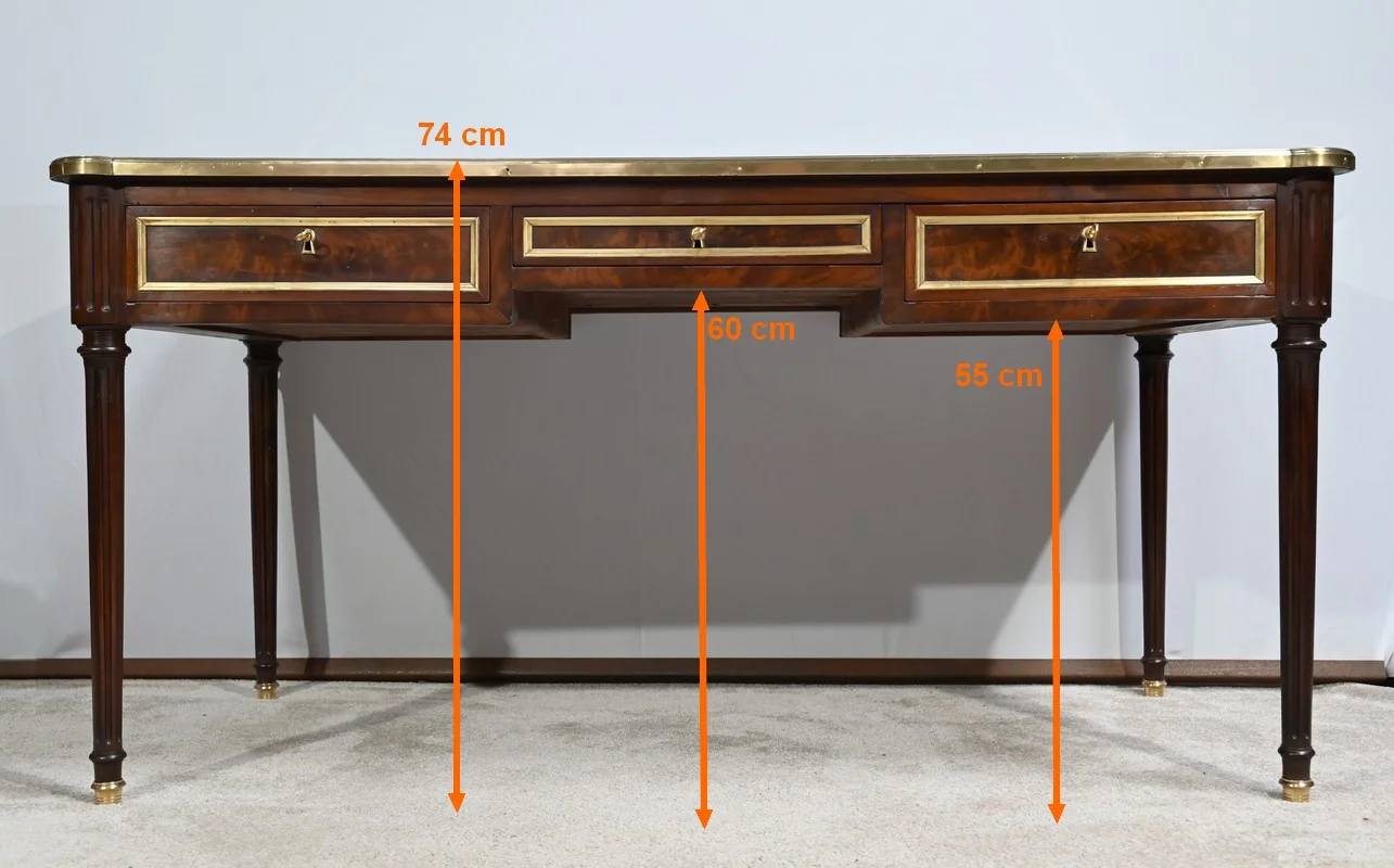 Bureau Plat en Acajou, style Louis XVI – 1ère Partie du XIXe