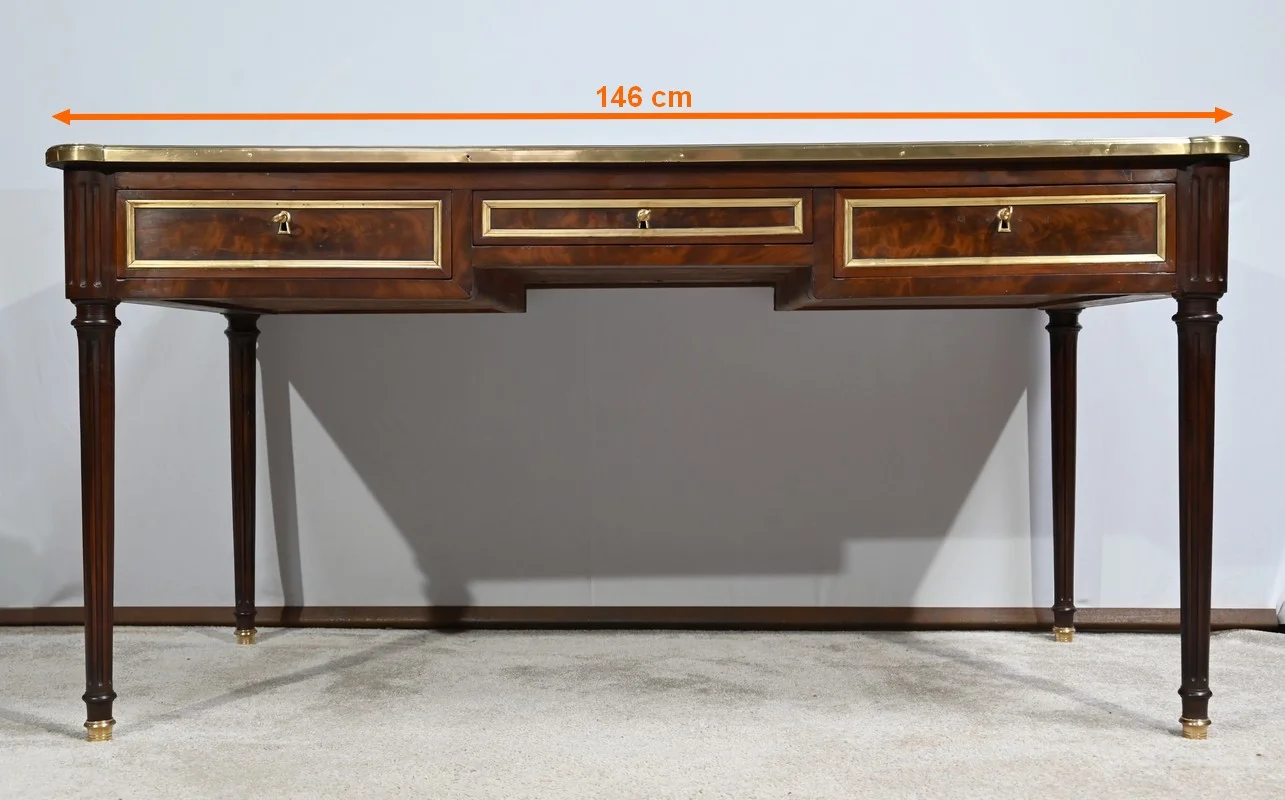 Bureau Plat en Acajou, style Louis XVI – 1ère Partie du XIXe