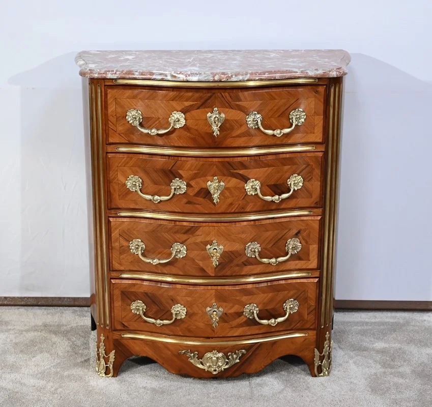 Petite Commode Tombeau d’entre-deux en Bois de Violette et de Bois de Rose, style Louis XIV – 2ème moitié du XIXe