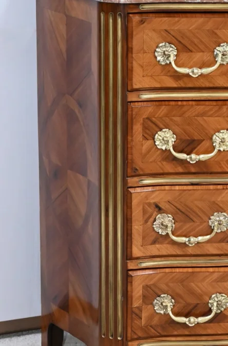 Petite Commode Tombeau d’entre-deux en Bois de Violette et de Bois de Rose, style Louis XIV – 2ème moitié du XIXe