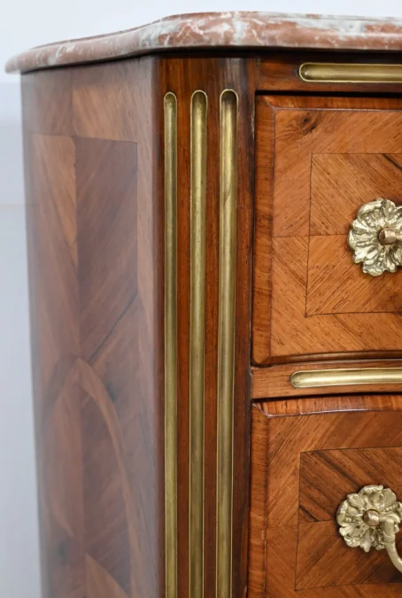 Petite Commode Tombeau d’entre-deux en Bois de Violette et de Bois de Rose, style Louis XIV – 2ème moitié du XIXe