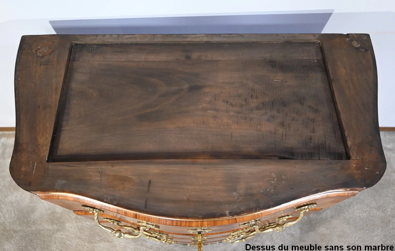 Petite Commode Tombeau d’entre-deux en Bois de Violette et de Bois de Rose, style Louis XIV – 2ème moitié du XIXe