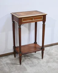 TISCH IM LOUIS XVI-STIL
