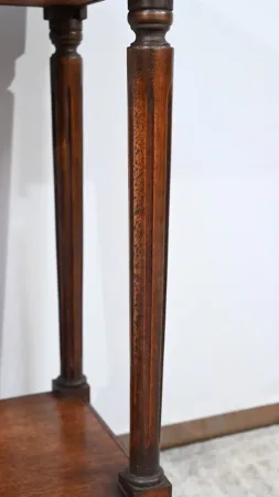 TISCH IM LOUIS XVI-STIL