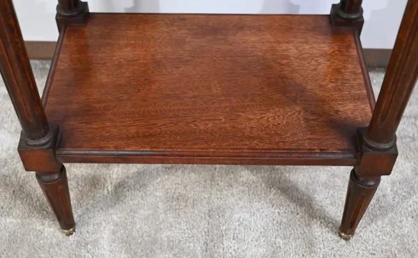 TISCH IM LOUIS XVI-STIL
