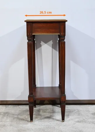 TISCH IM LOUIS XVI-STIL