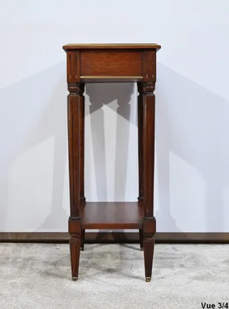 TISCH IM LOUIS XVI-STIL