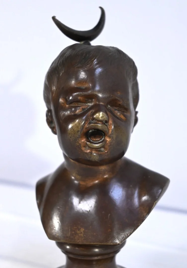 PAREJA DE BUSTOS DE BRONCE