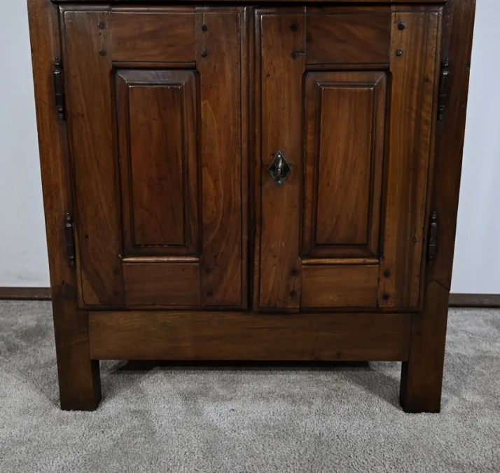 SCHRANK IM LOUIS-XIII-STIL