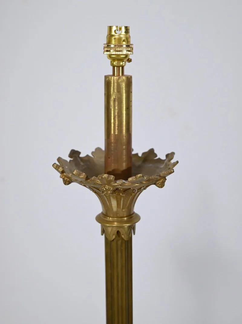 Important Flambeau en Bronze Doré – Fin XIXe