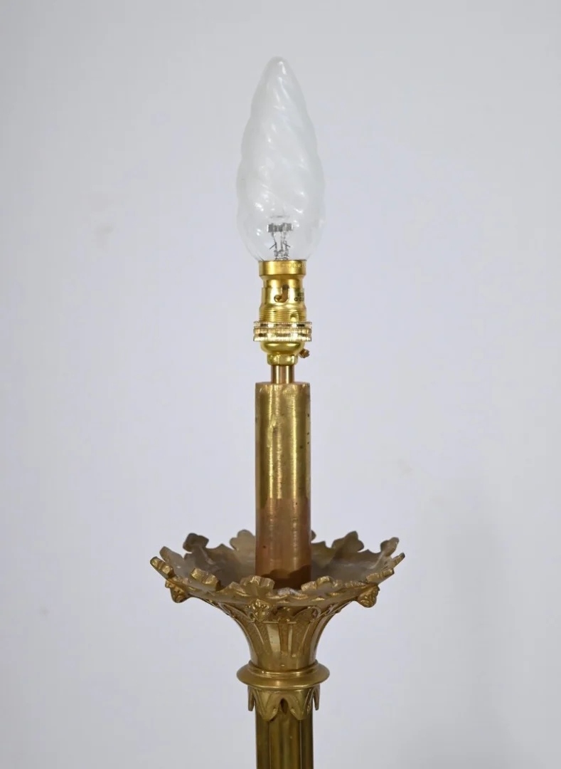 Important Flambeau en Bronze Doré – Fin XIXe