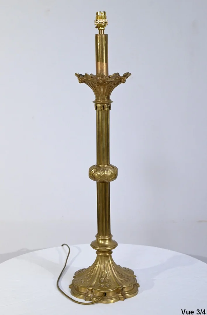 Important Flambeau en Bronze Doré – Fin XIXe