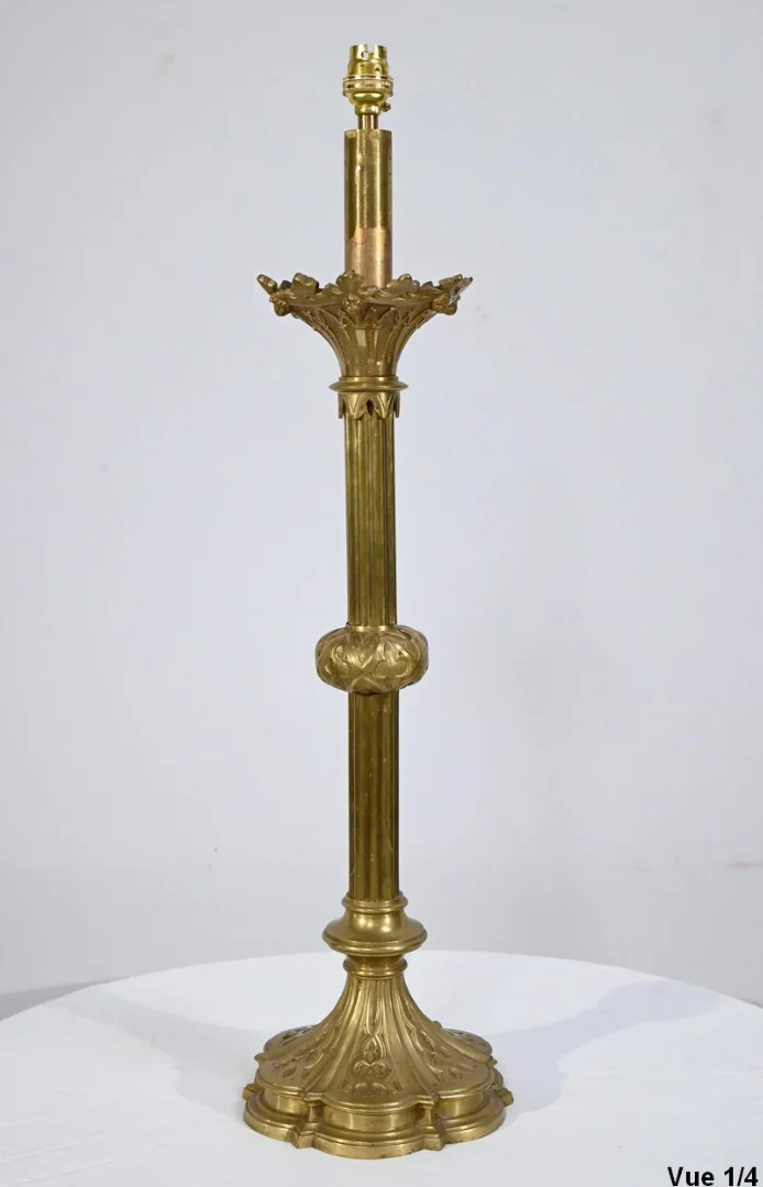 Important Flambeau en Bronze Doré – Fin XIXe