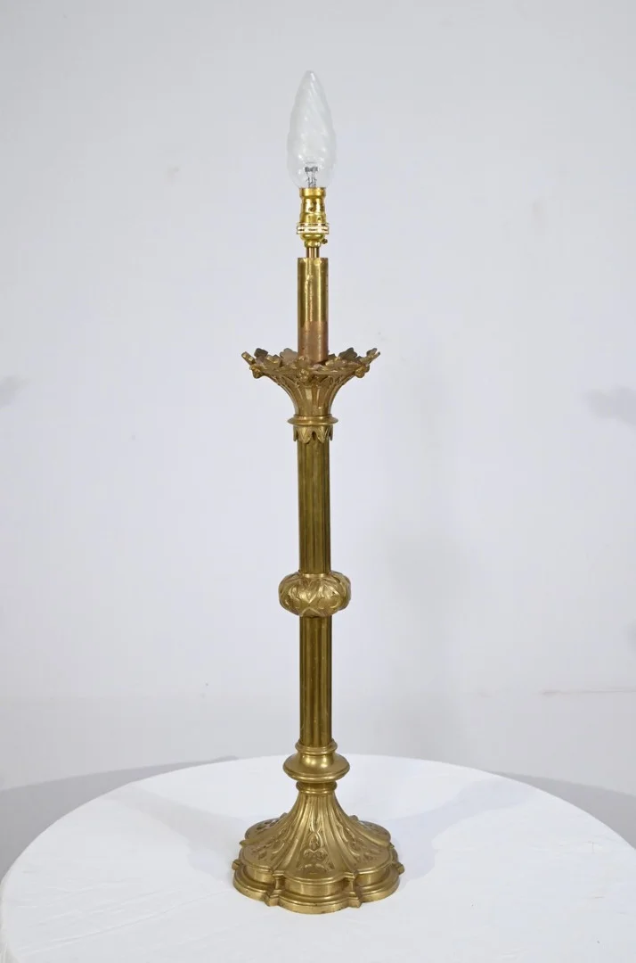 Important Flambeau en Bronze Doré – Fin XIXe
