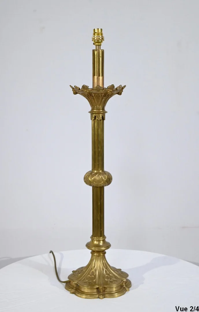 Important Flambeau en Bronze Doré – Fin XIXe
