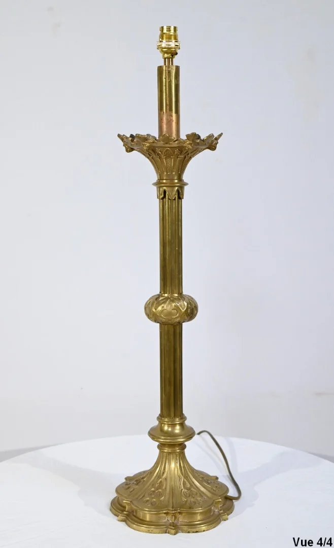 Important Flambeau en Bronze Doré – Fin XIXe