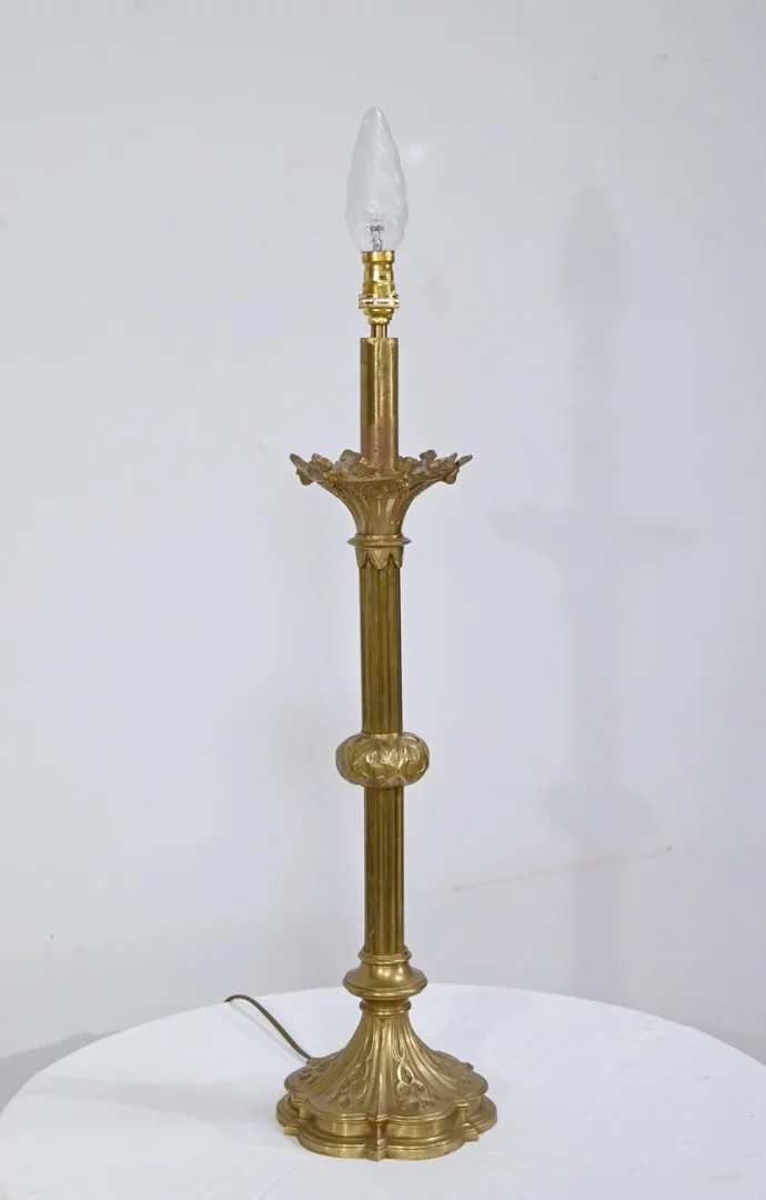 Important Flambeau en Bronze Doré – Fin XIXe