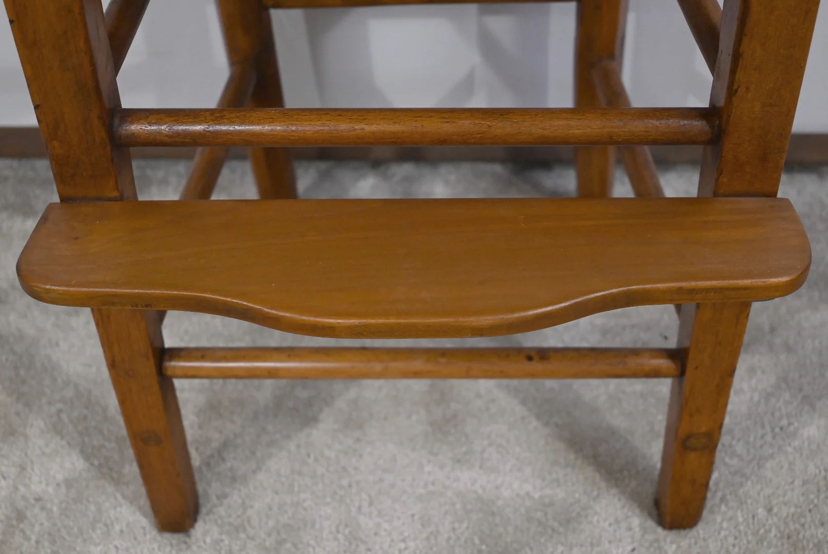 Chaise Haute d’enfant en Merisier – Milieu XIXe