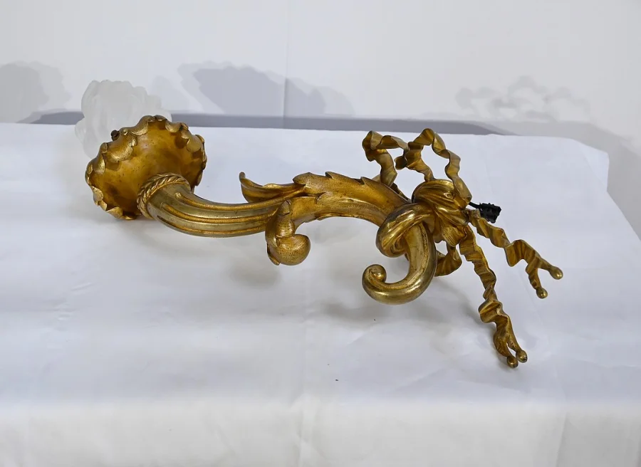 WANDLEUCHTE IM LOUIS XVI-STIL